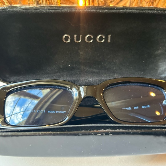 Gucci Vintage Sunglasses- blue lens with Gucci case. - Picture 2 of 6